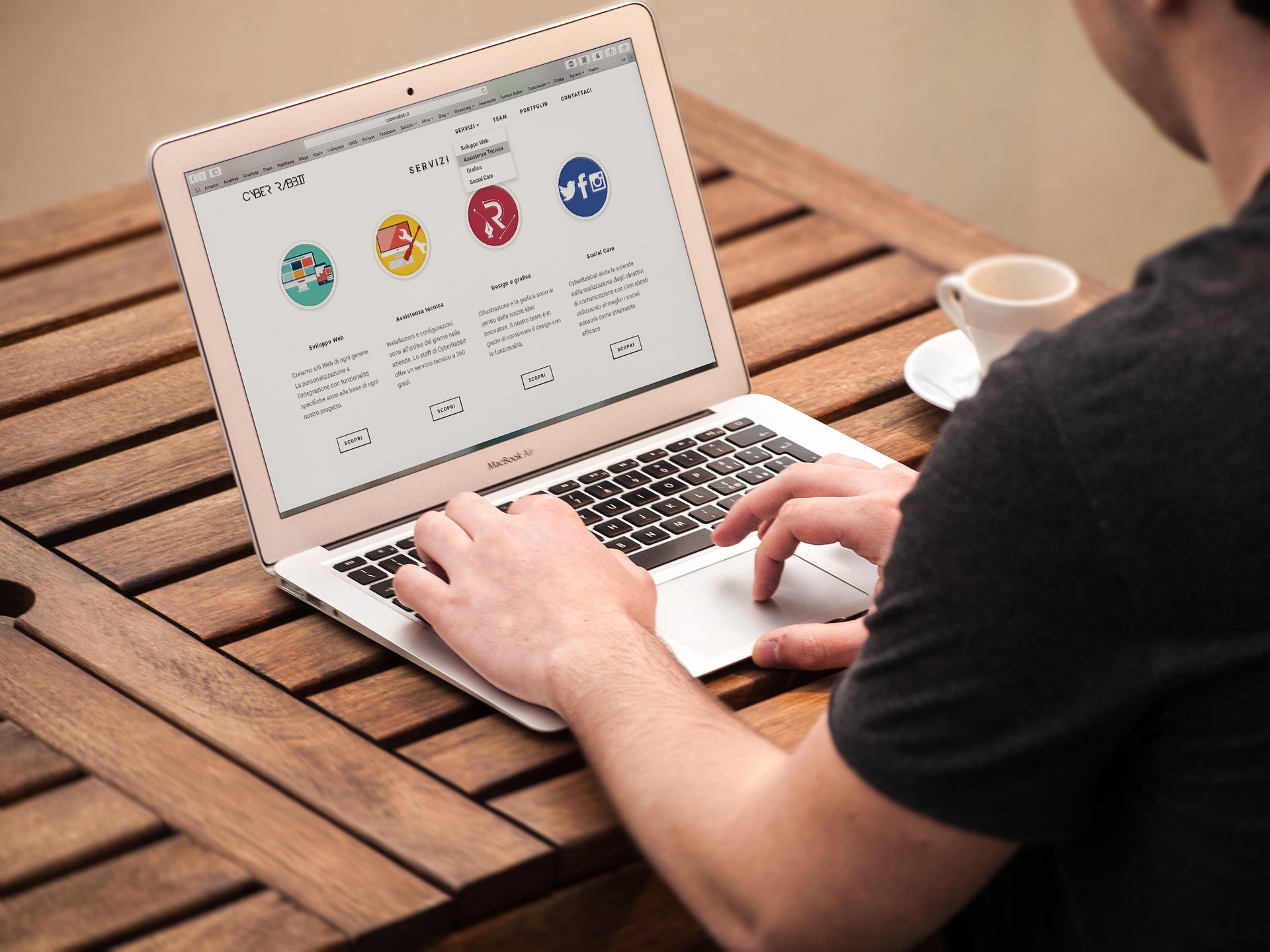 Web Tasarım Sitelerine Neden İhtiyaç Duyarız ? - Digital Küre ® Dijital Reklam Ajansı